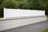 Clôture aluminium pleine blanche